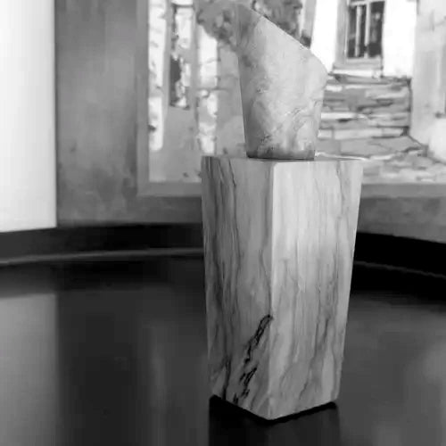 Boselli No. 3 · Jasmin · Olive Wood Perfume Flacon · Wood Texture Detail · 30 ml · made in France | LaPeNu